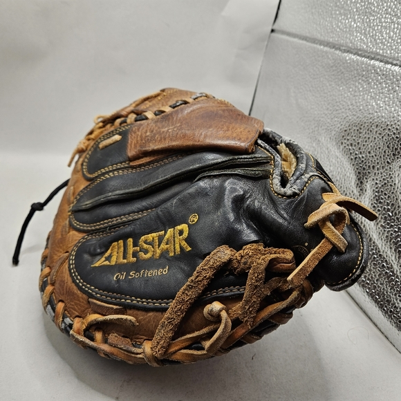 All-Star Catchers Mitt Men's Black/Brown Used Oil Softened.  Item is in used - Picture 2 of 12